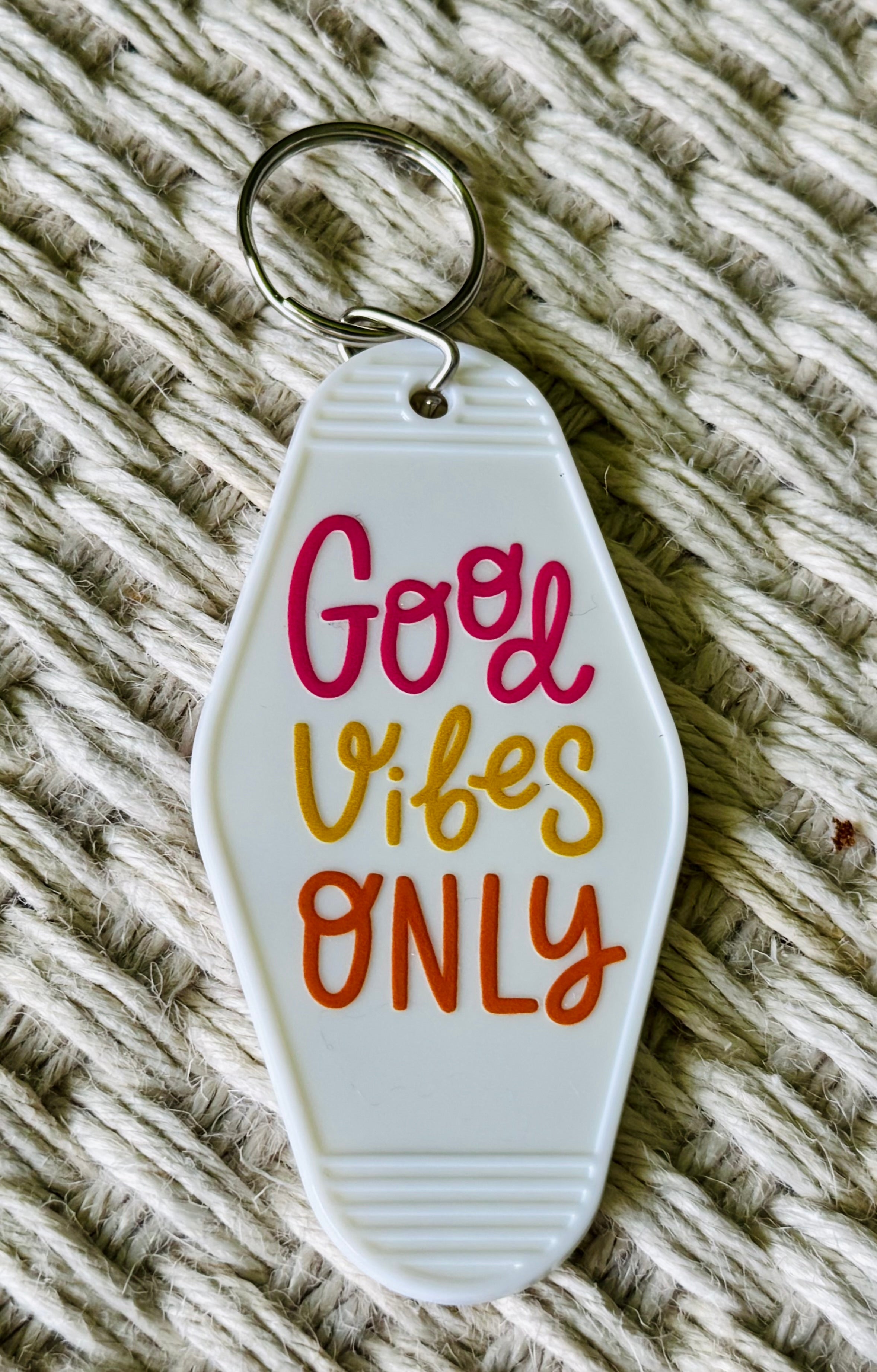 Flower Power Solid Color Motel Tag